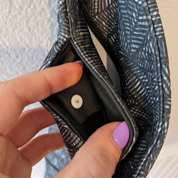 Lululemon Cool To Street Crop in Jazzy White Gator Green Size 6 Style# W6F59S - Picture 7 of 9